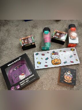 Hello Kitty Sanrio Halloween Party Table Set Bundle Cupcake Tray Sign NEW